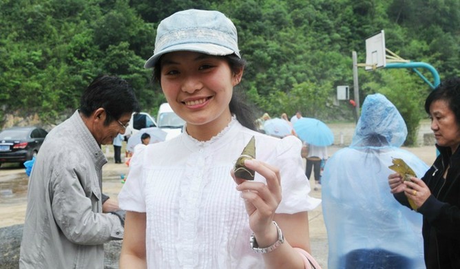 白马潭: “龙舟”竞渡端午节,潜河弯弯粽是情(图1) 白马潭: “龙舟”竞渡端午节,潜河弯弯粽是情(图1)