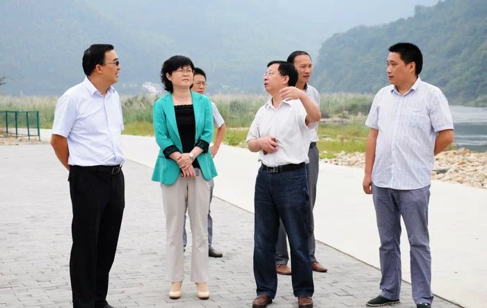 潜山副县长蔡婷婷率队检查国庆假期旅游接待安全准备工作(图2) 潜山副县长蔡婷婷率队检查国庆假期旅游接待安全准备工作(图2)