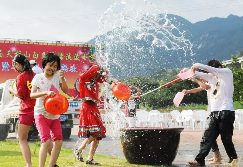 泼一盆幸福吉祥水，享一夏快乐与清凉(图1)