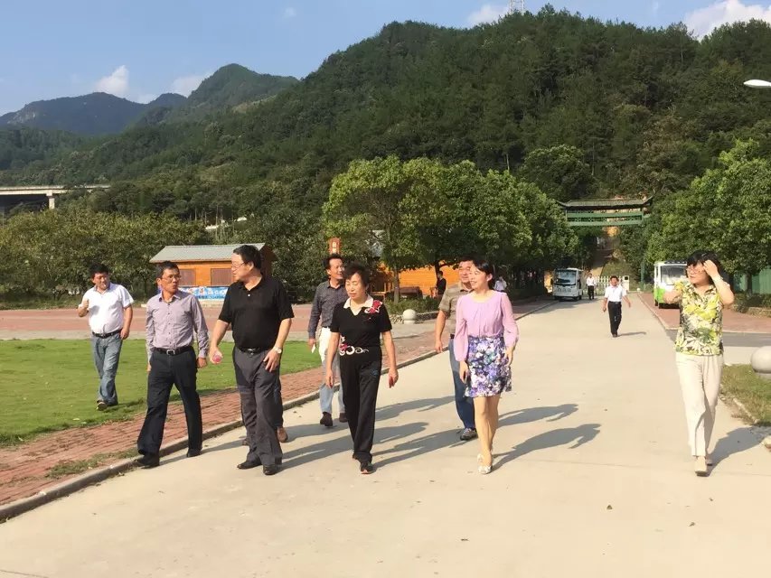 胡南亭来白马潭景区调研旅游工作(图1) 胡南亭来白马潭景区调研旅游工作(图1)