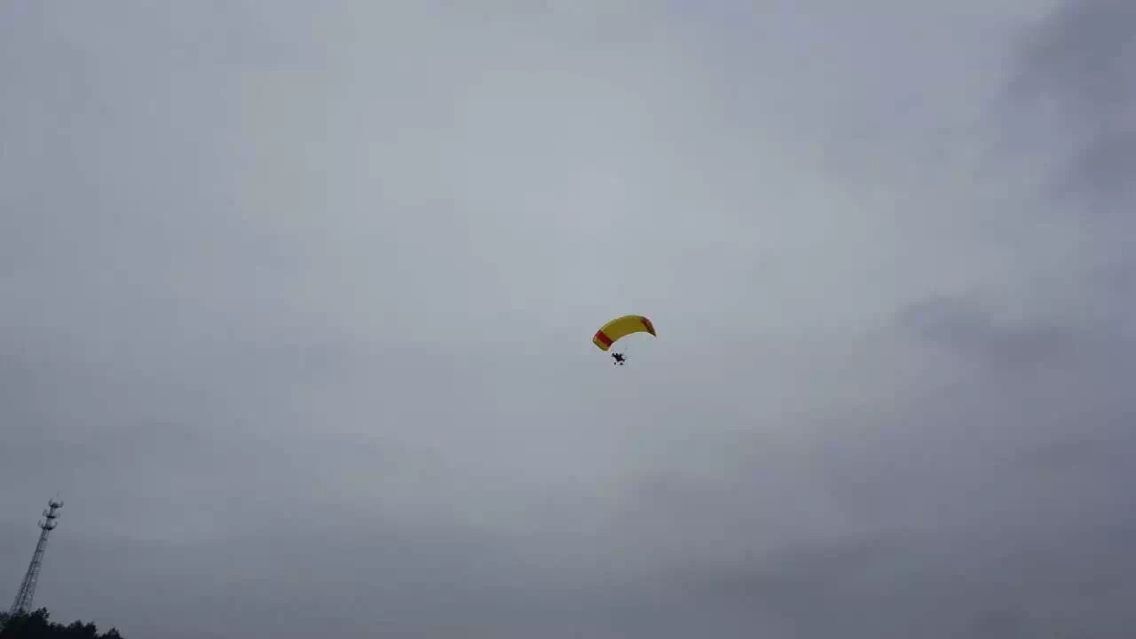 我市首家动力伞低空飞行在白马潭景区今日试飞(图5)