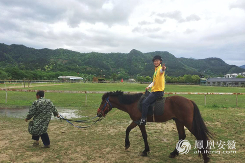 凤凰全媒体体验白马潭户外项目 于山谷流泉“对话”文人骚客(图2)