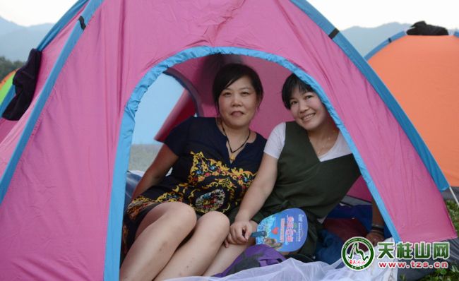 “清凉潜山漂流篇”吸引数万游客避暑“风情水吼”(图4) “清凉潜山漂流篇”吸引数万游客避暑“风情水吼”(图4)