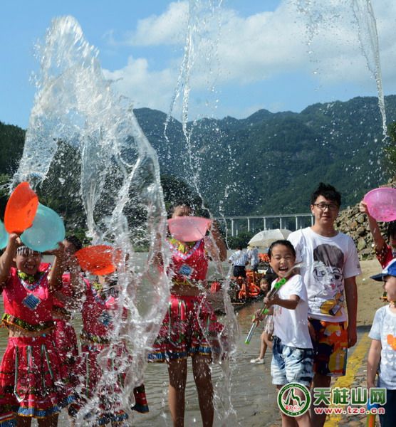 漂流泼水节，诱惑挡不住(图2)